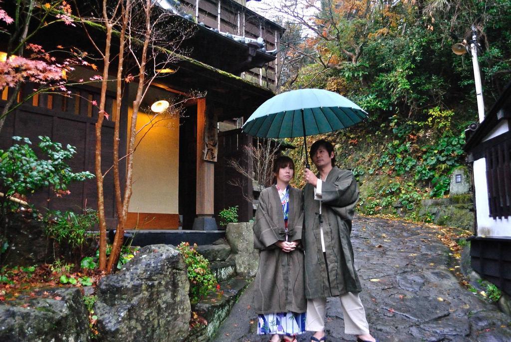 Ban-Ya Hot Spring Inn Юфу Экстерьер фото
