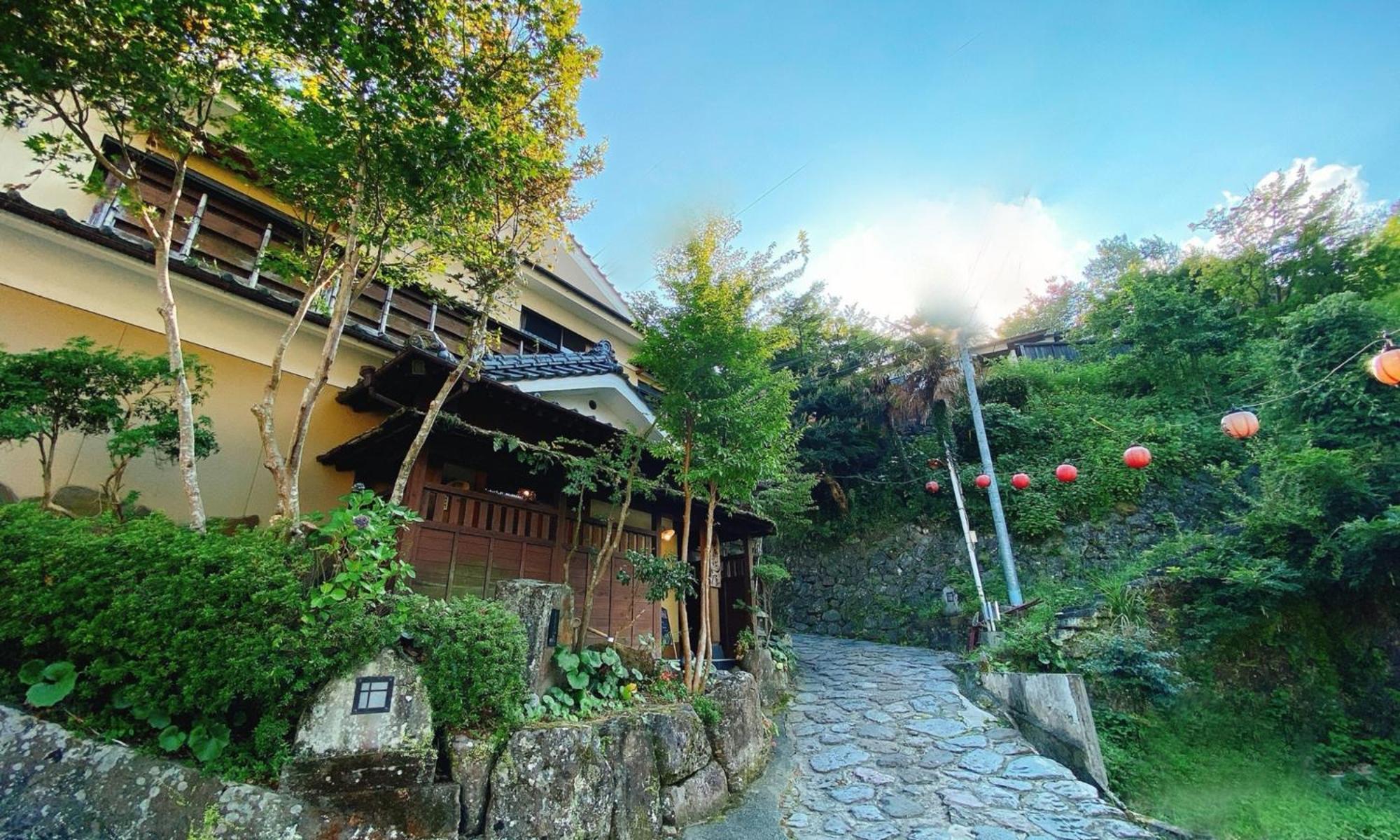 Ban-Ya Hot Spring Inn Юфу Экстерьер фото