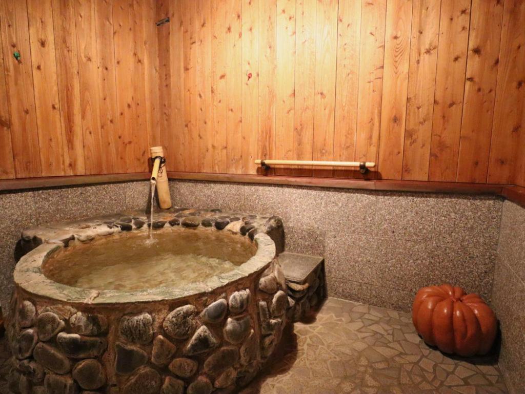 Ban-Ya Hot Spring Inn Юфу Экстерьер фото