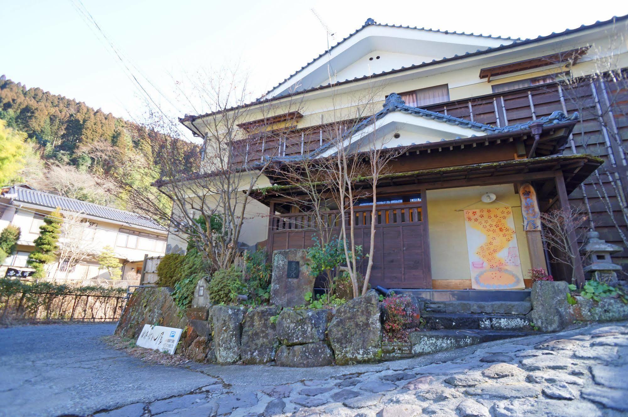 Ban-Ya Hot Spring Inn Юфу Экстерьер фото